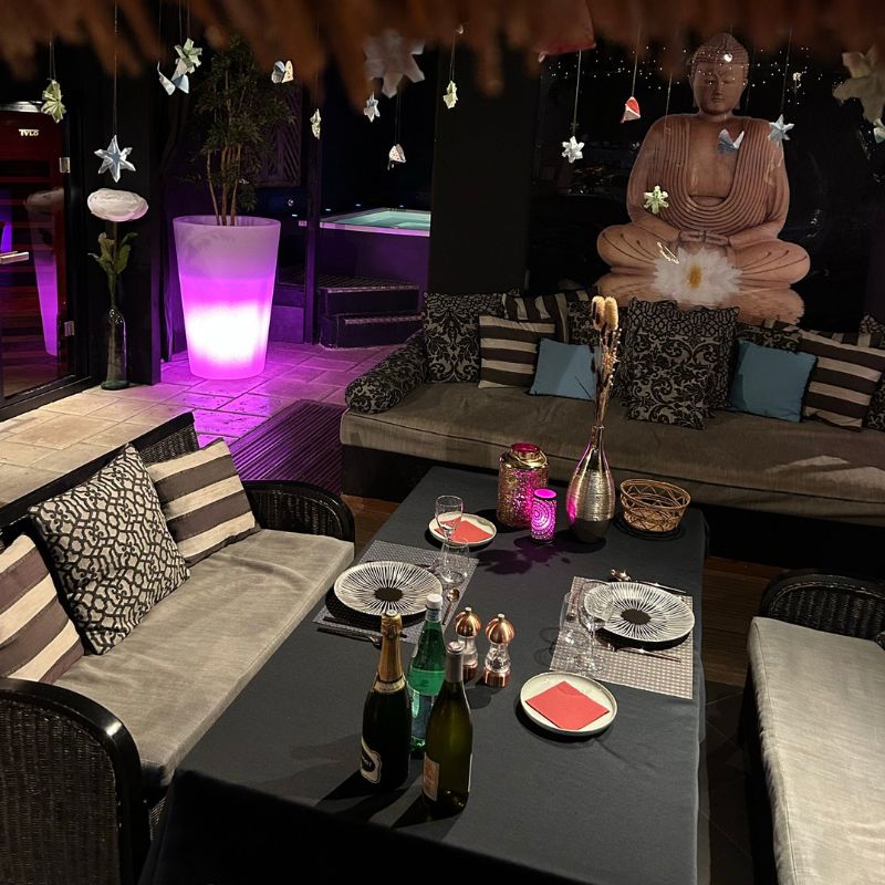 Lounge and spa privatif restaurant de 2 à 20 personnes Sullly sur loire Loiret 45